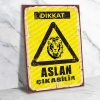  Dikkat Aslan Çıkabilir  Retro Ahşap Poster